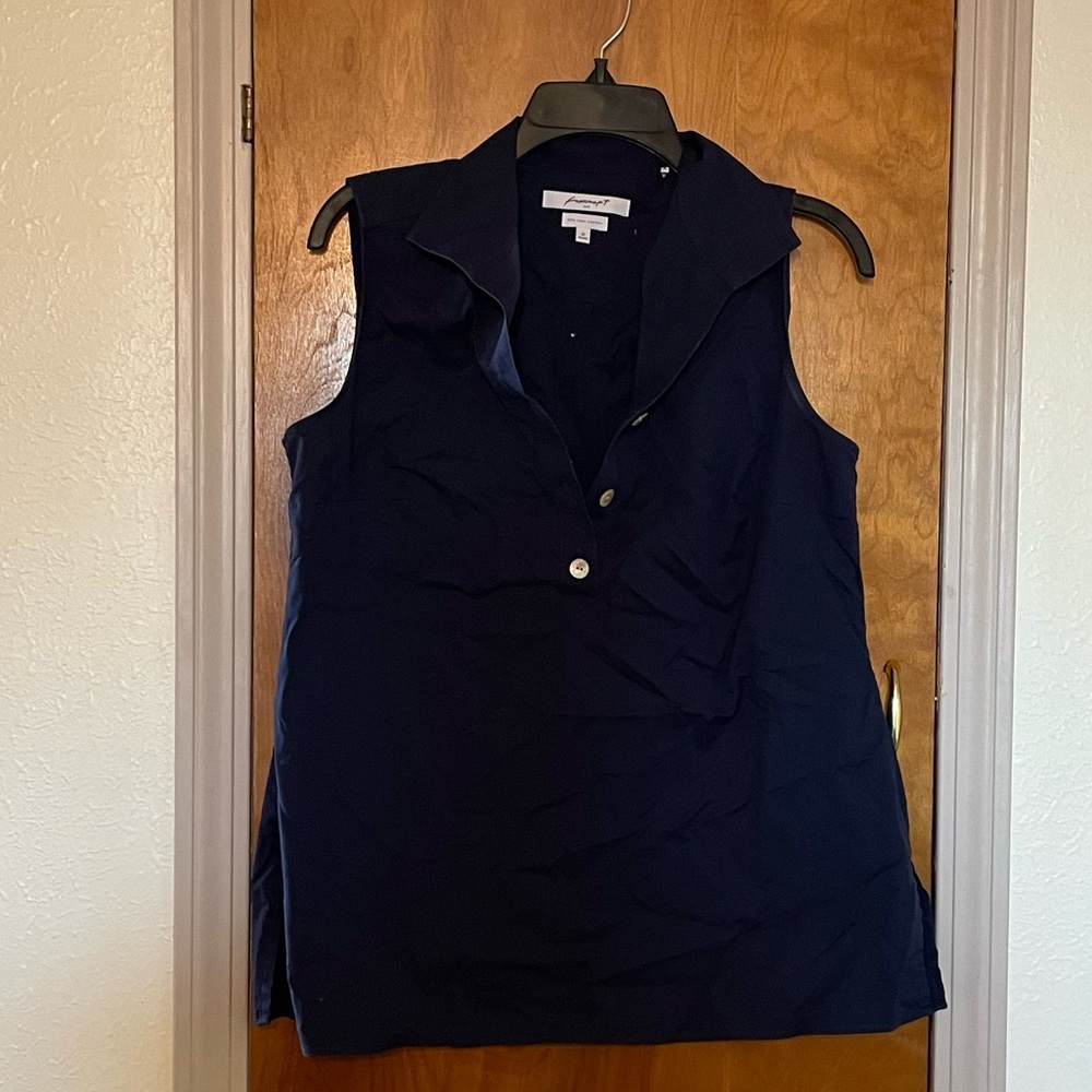 Blue buttoned sleeveless blouse